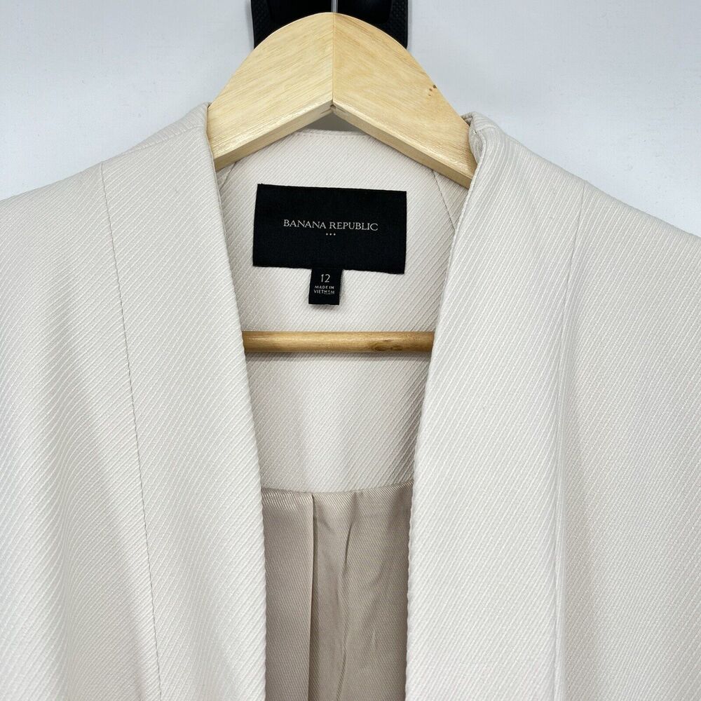 Banana Republic Cream Belted Blazer - Picture 6 of 10